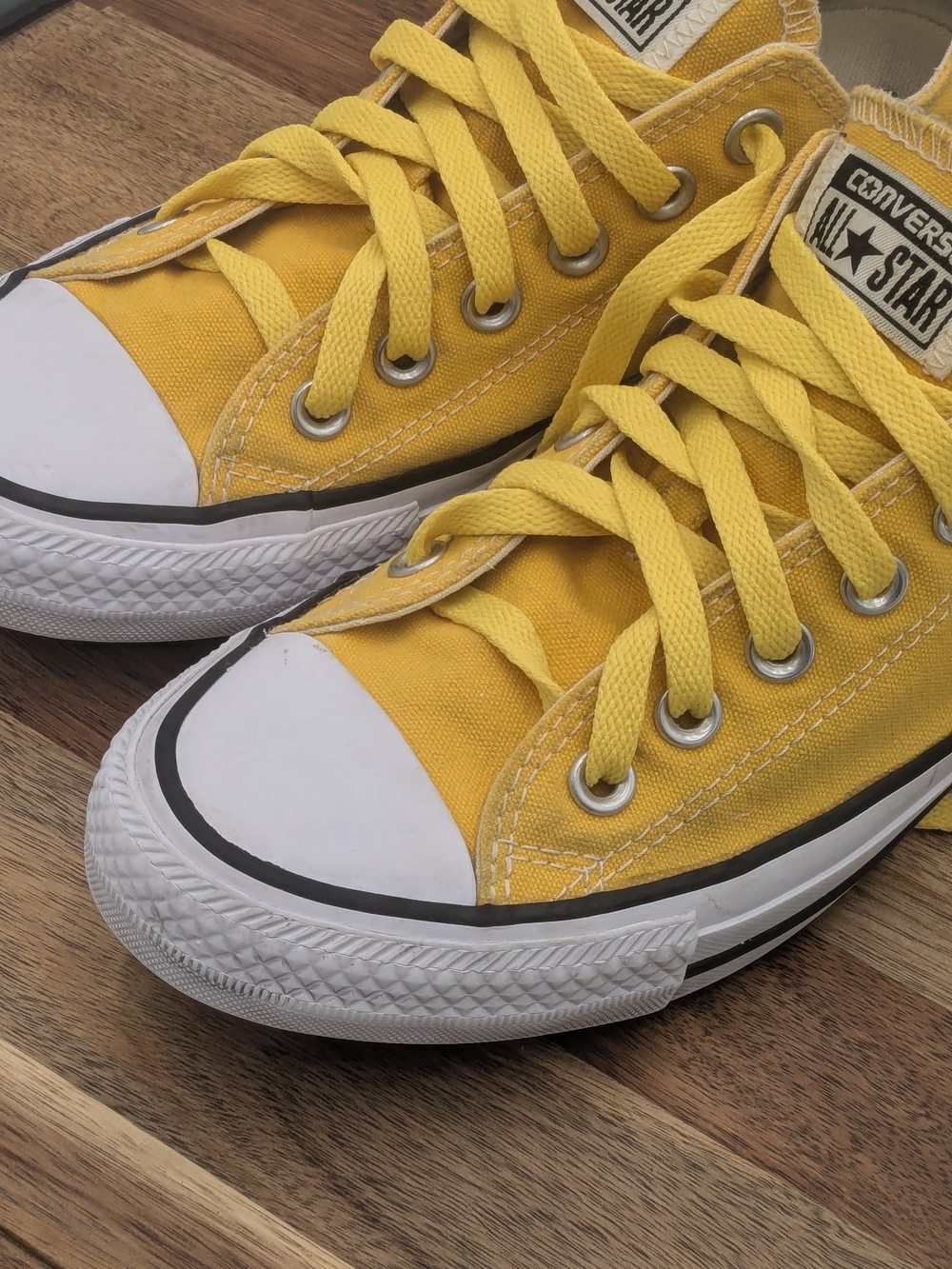 Converse Chuck Taylor All Star Ox Low Top Yellow Canvas Sneakers Women's 7 - Picture 3 of 11